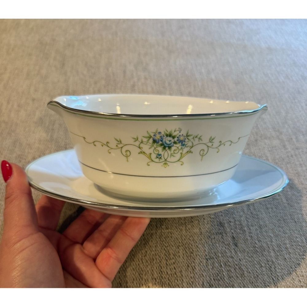 Noritake Culeton 2692 Gravy Boat With Attached‎ Bottom Plate